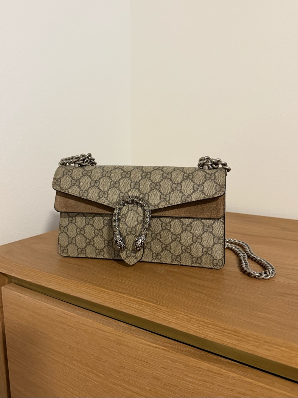 Gucci Dionysus GG Medium Shoulder Bag